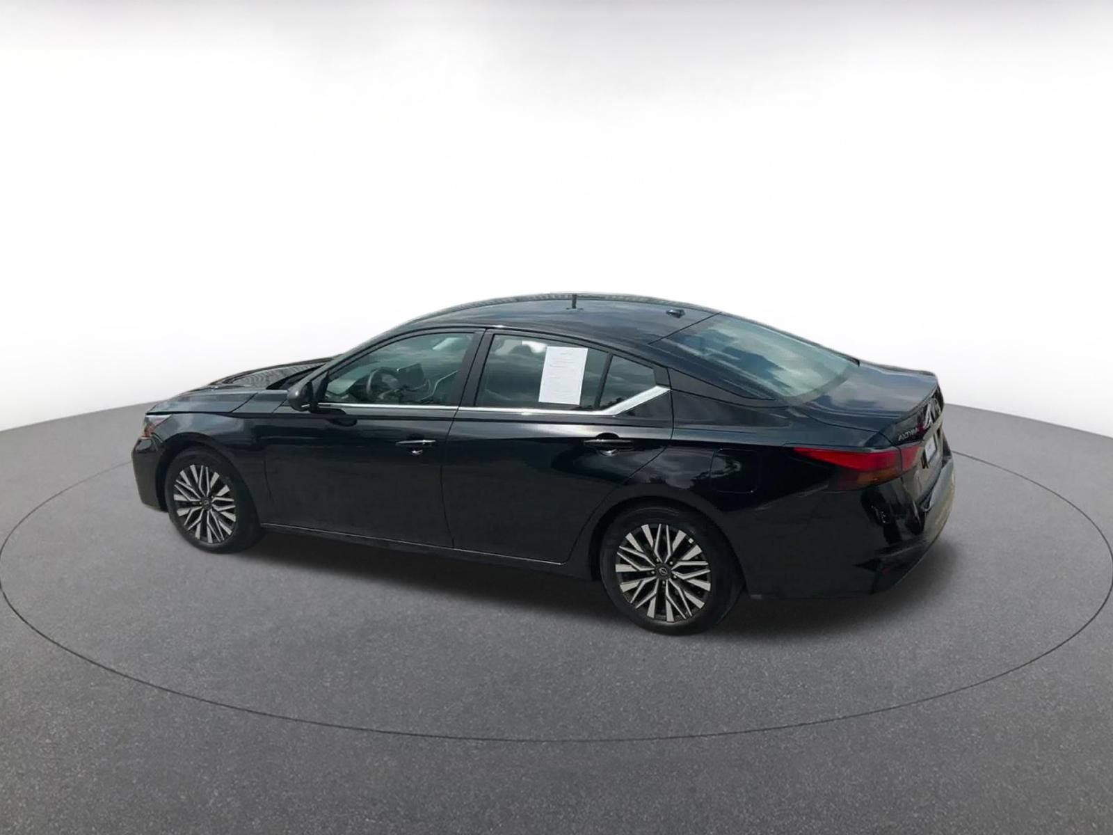 Used 2026 Nissan Altima 2.5 SV FWD image 8