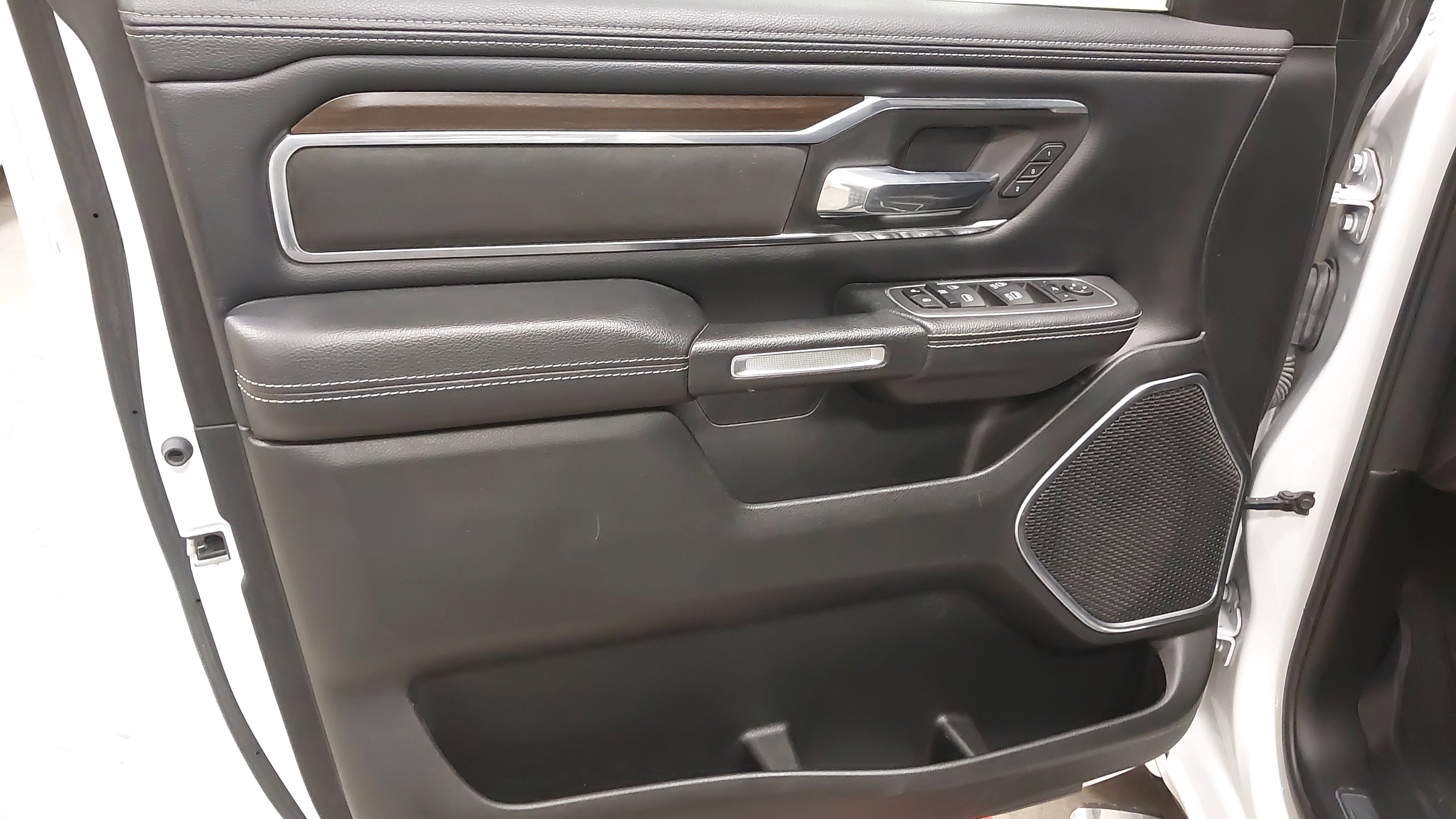 Used 2022 RAM 1500 Laramie AWD/4WD image 24