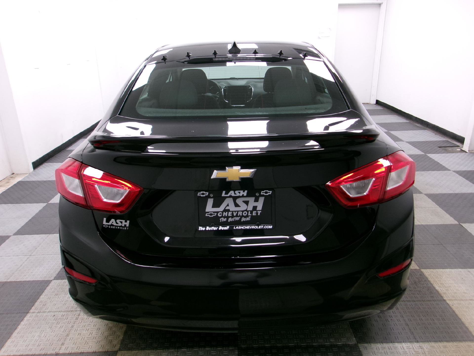 Used 2018 Chevrolet Cruze LS image 11