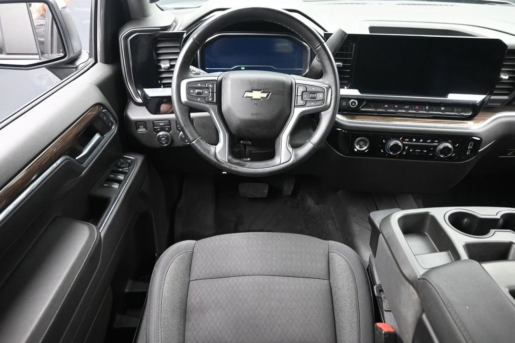 Used 2023 Chevrolet Silverado 1500 LT AWD/4WD image 11