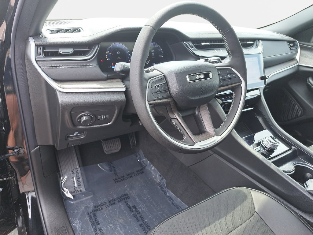 New 2026 Jeep Grand Cherokee Altitude AWD/4WD image 16