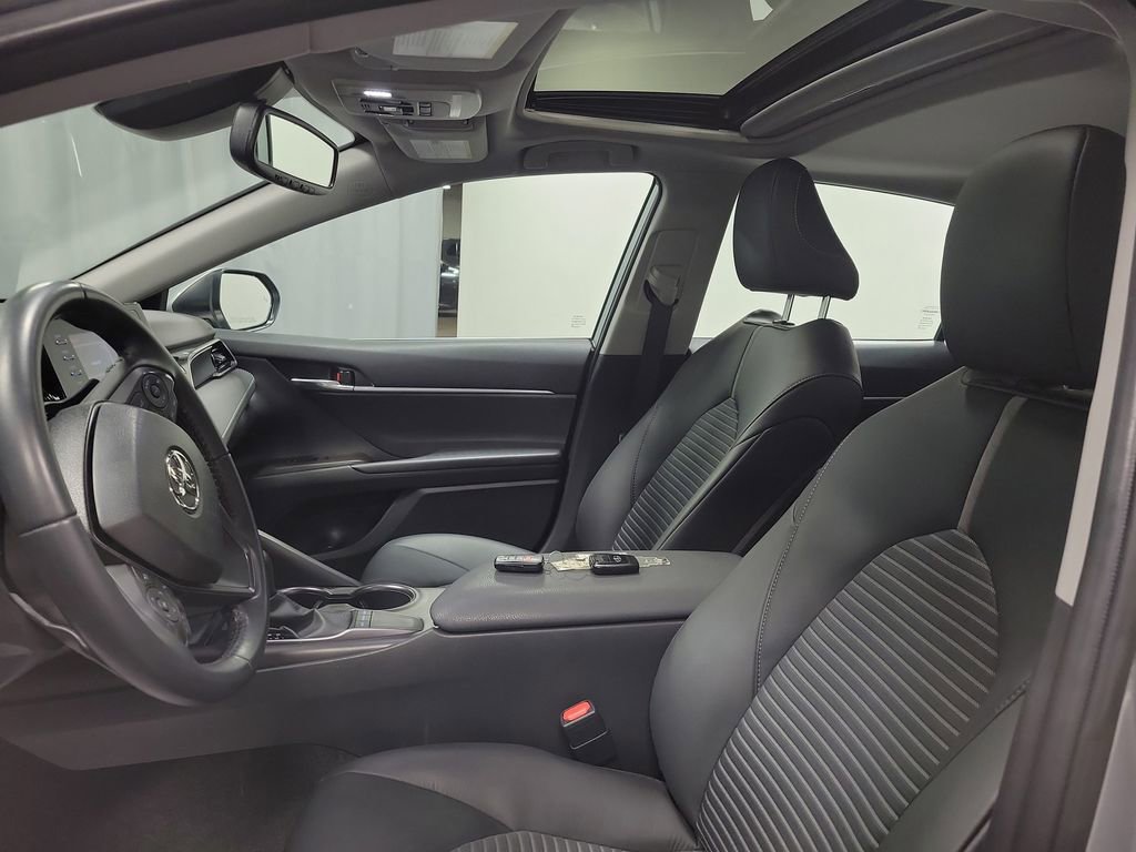 Used 2023 Toyota Camry SE w/ Convenience Package FWD image 12
