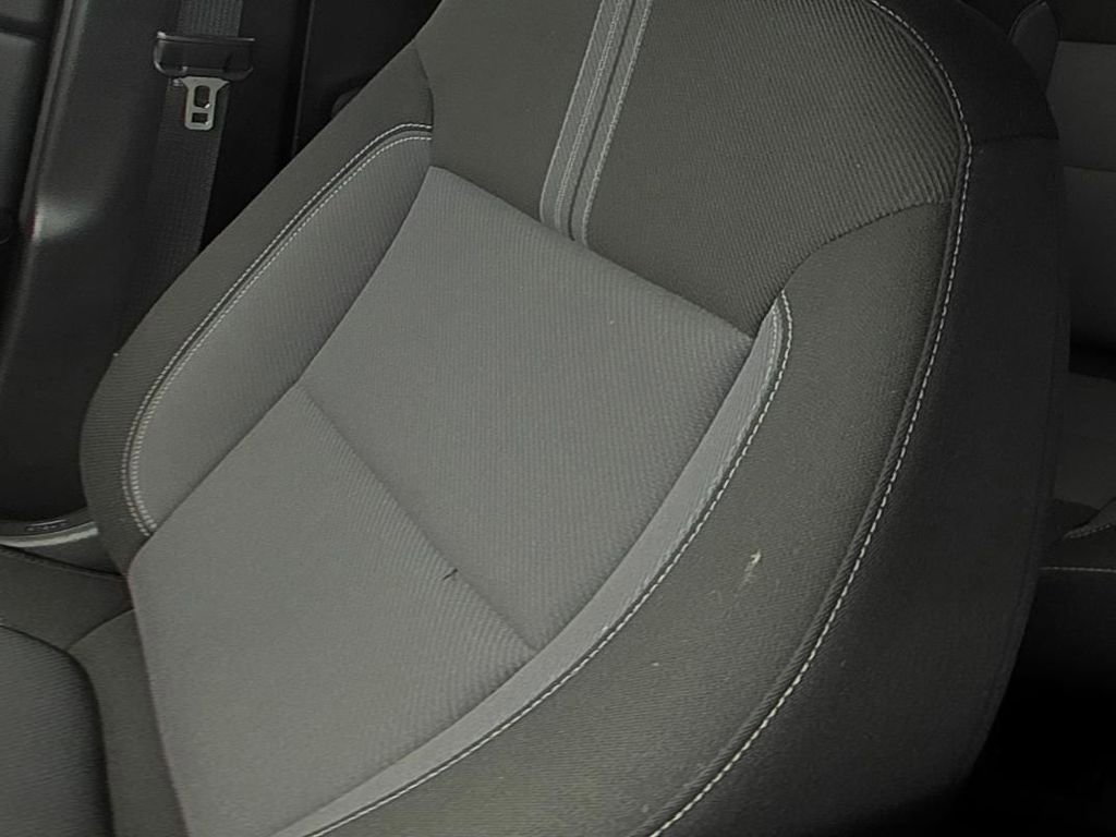 Used 2025 Chevrolet Blazer LT FWD image 12