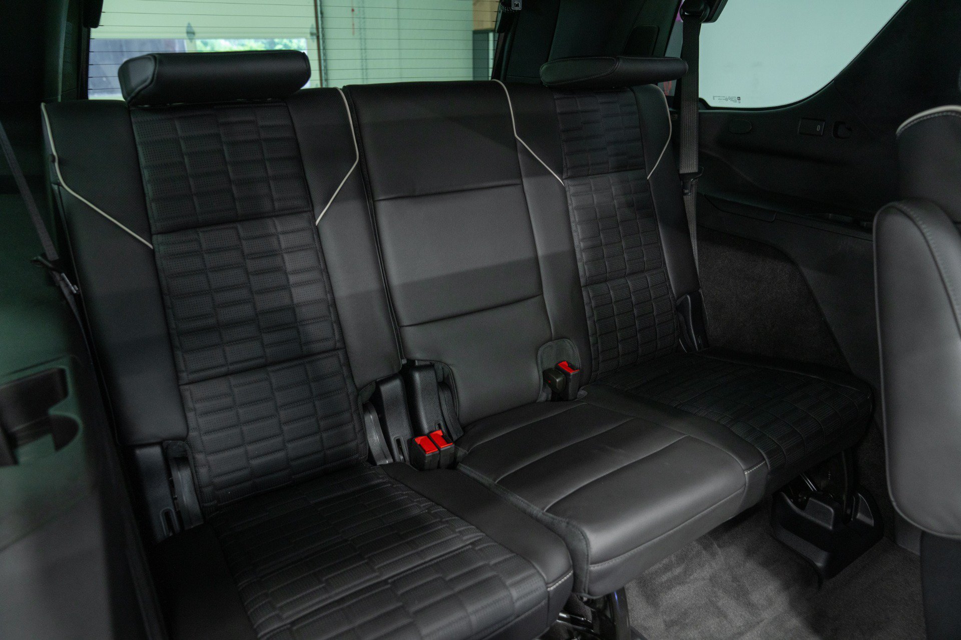 Used 2025 Cadillac Escalade V w/ LPO, ONYX Package AWD/4WD image 29