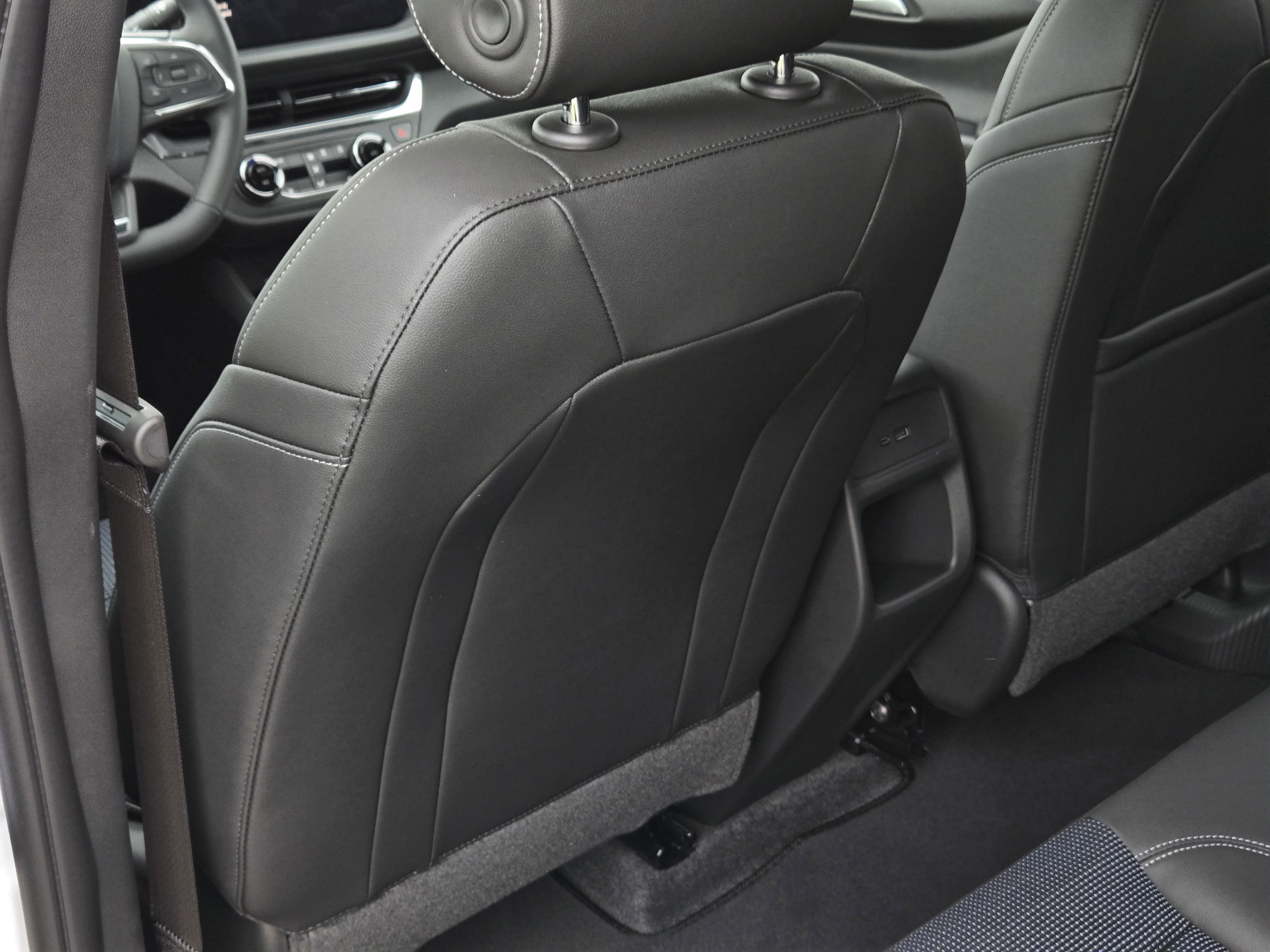 New 2026 Buick Envista Sport Touring FWD image 18