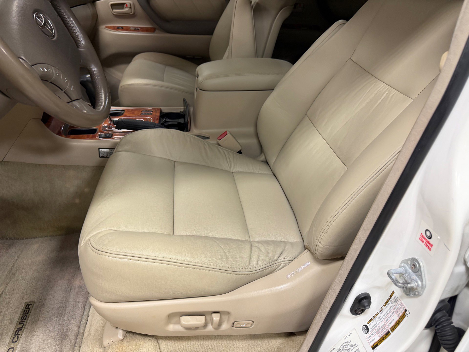 Used 2004 Toyota Land Cruiser image 22