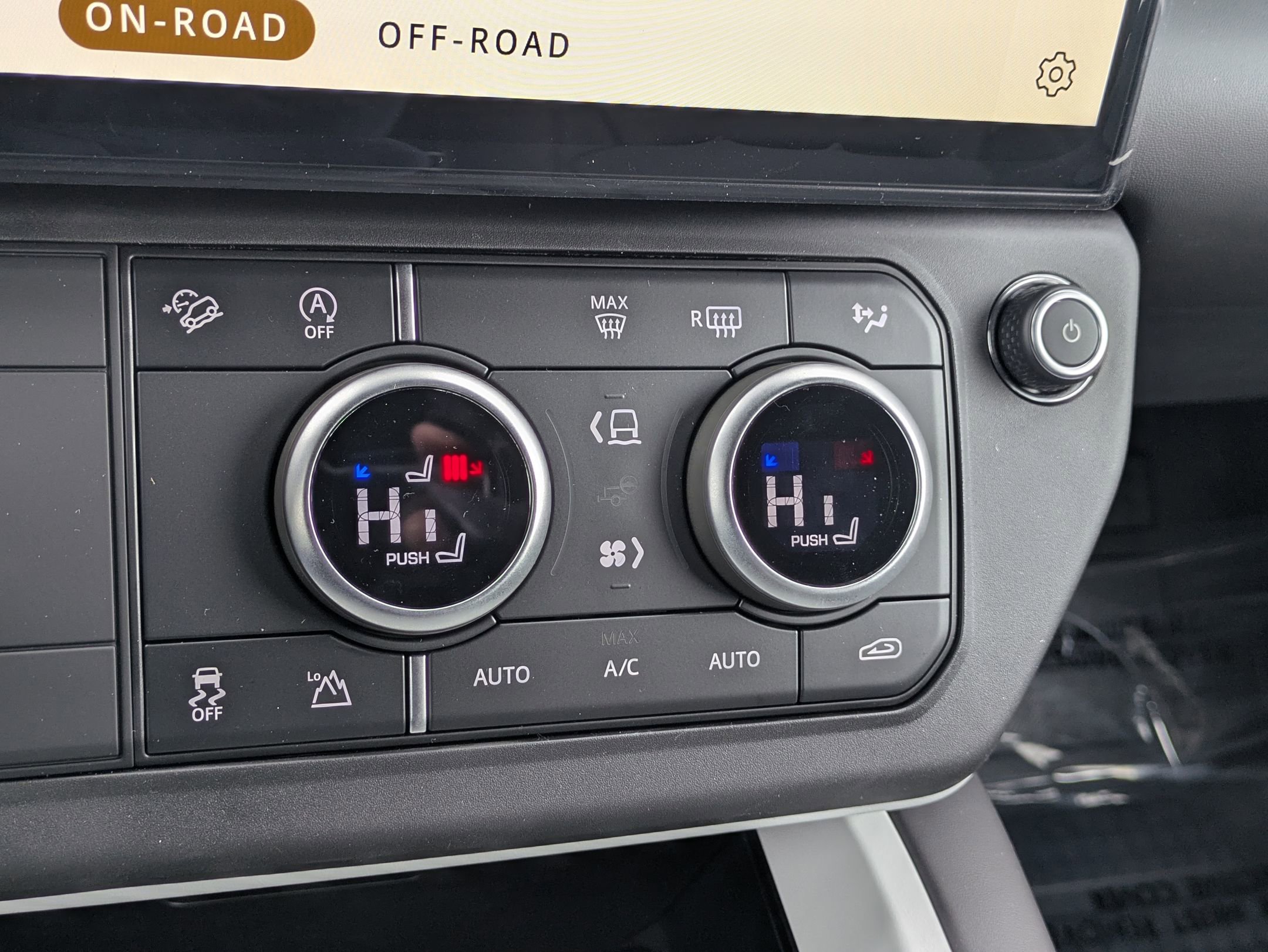 New 2026 Land Rover Defender 110 X-Dynamic SE image 16