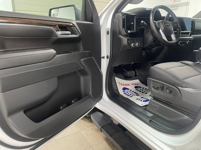 Used 2024 GMC Sierra 1500 SLE w/ Preferred Package image 10