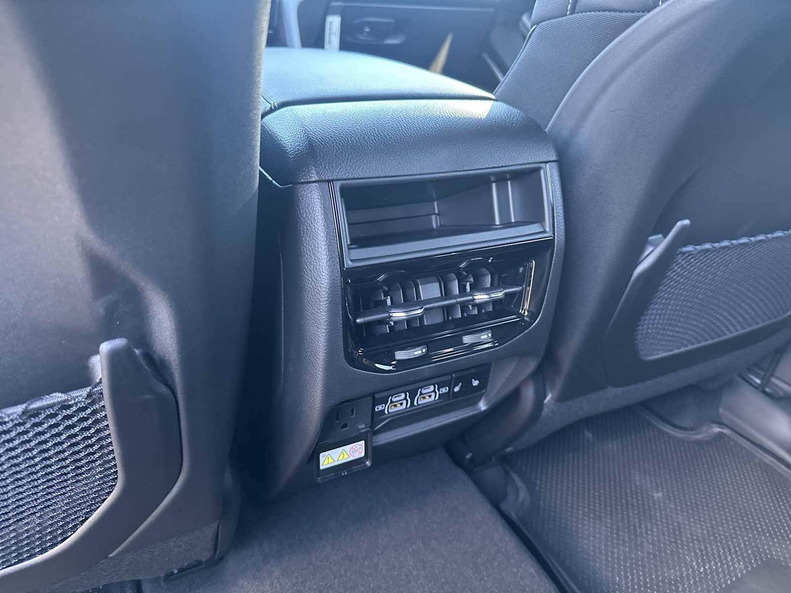 New 2025 Jeep Grand Cherokee Limited w/ Luxury Tech Group II image 22