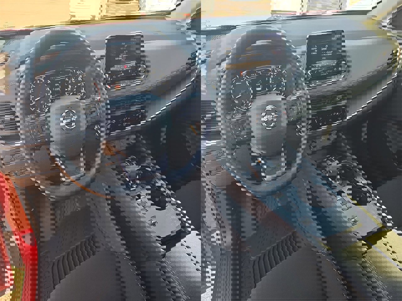 Used 2025 Nissan Rogue S image 15