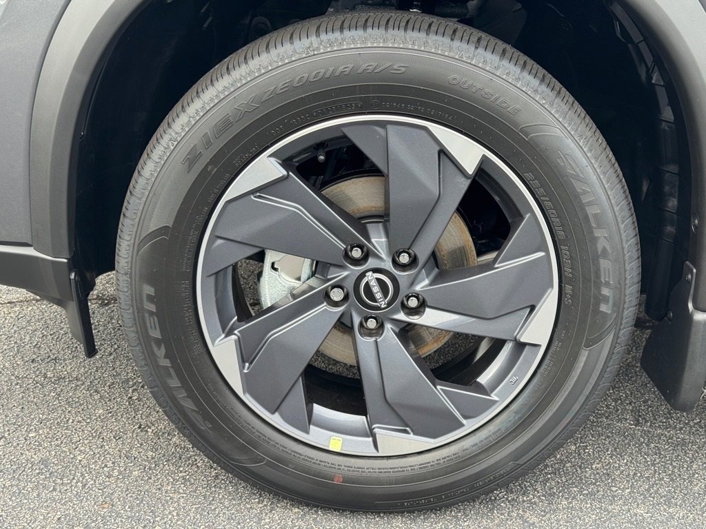 New 2026 Nissan Rogue SV image 9