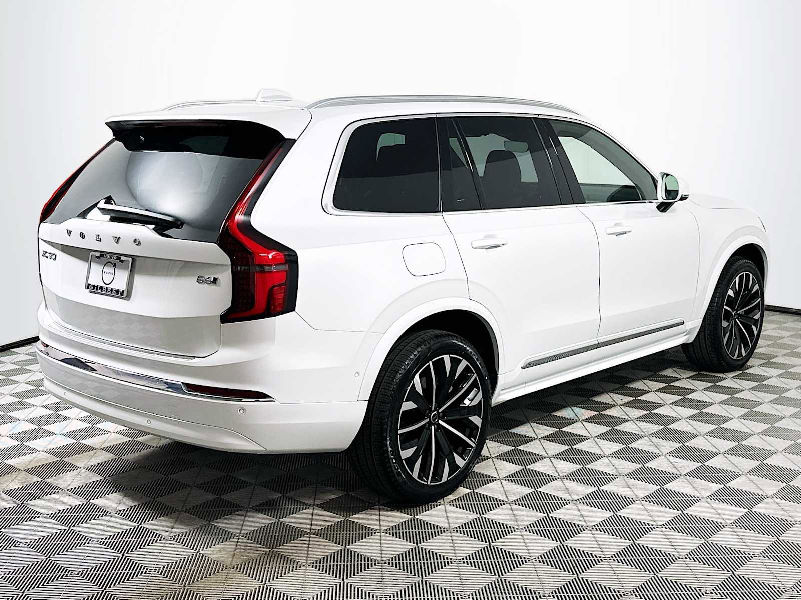 New 2026 Volvo XC90 B6 Plus w/ Protection Package Premier image 7