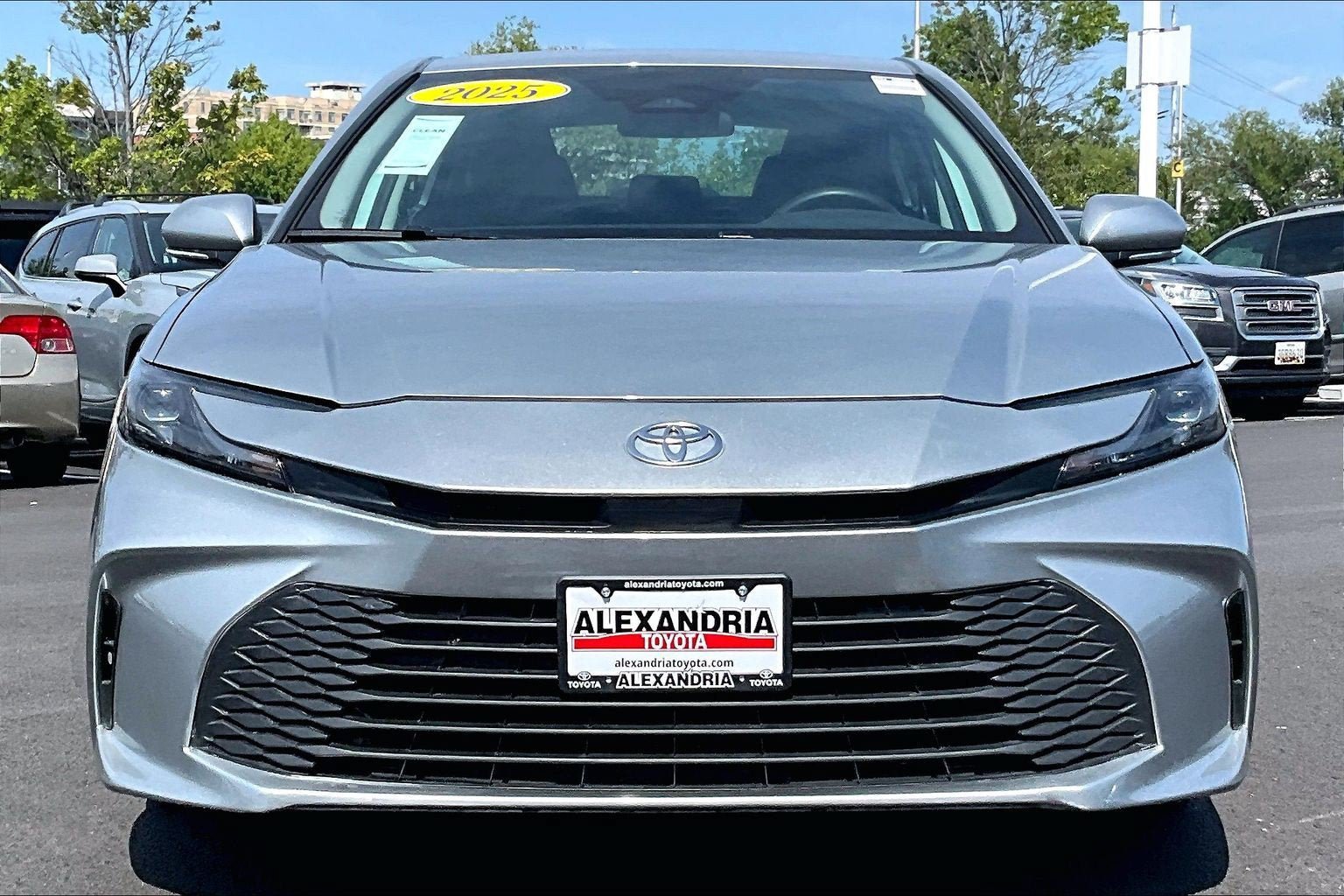 Used 2025 Toyota Camry LE FWD image 3