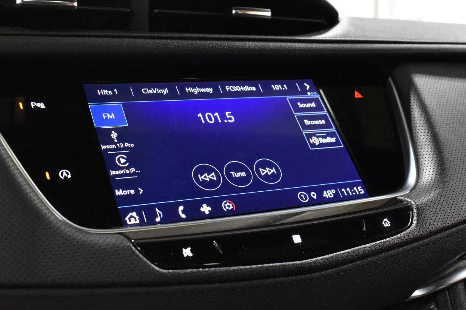 Used 2021 Cadillac XT5 Premium Luxury w/ LPO, Floor Liner Package image 17