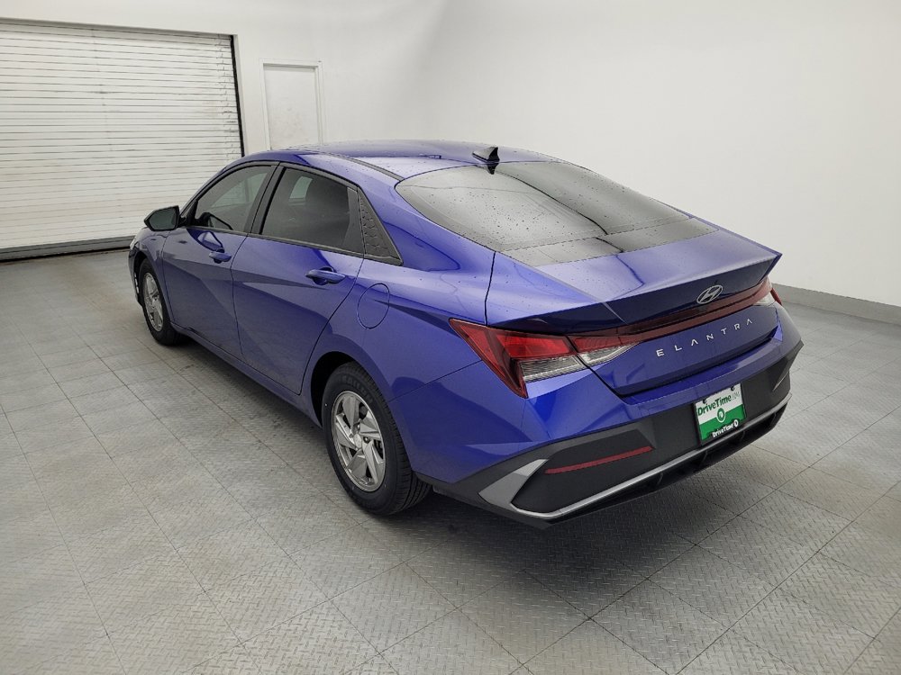 Used 2024 Hyundai Elantra SE FWD image 5