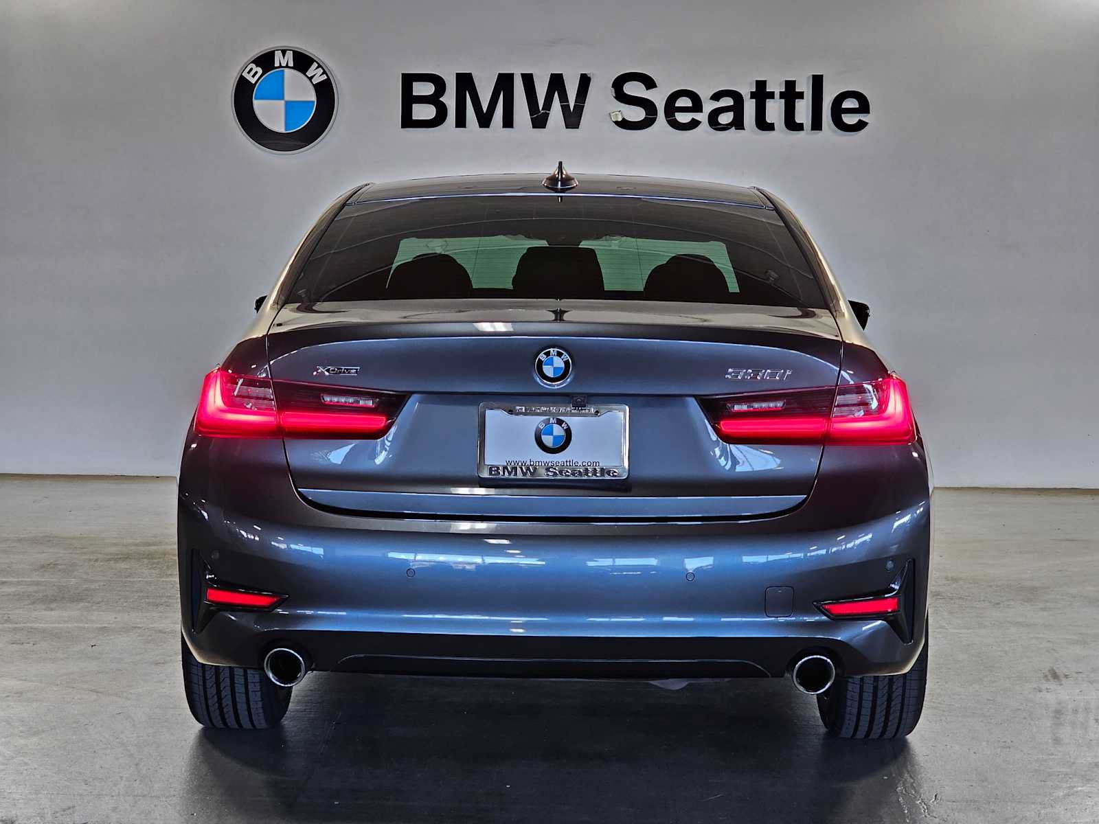 Used 2021 BMW 330i xDrive Sedan w/ Driving Assistance Package AWD/4WD image 5