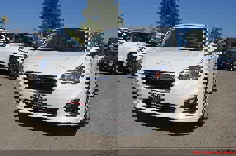 Used 2017 Subaru Impreza 2.0i Premium image 2