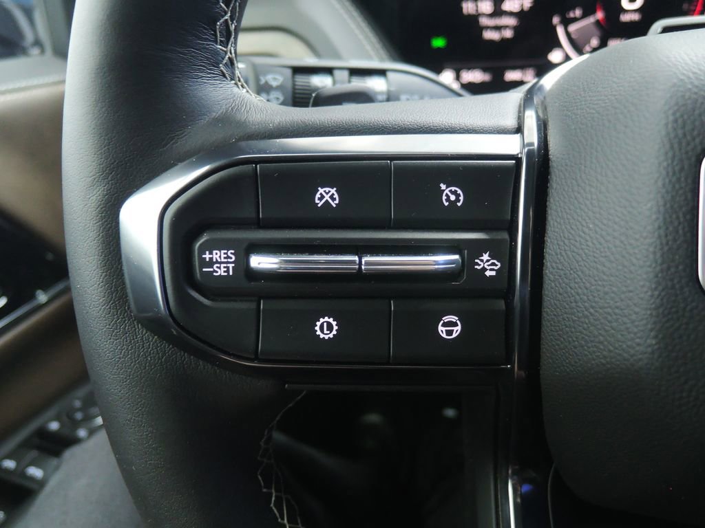 Used 2025 GMC Yukon Denali Ultimate AWD/4WD image 17