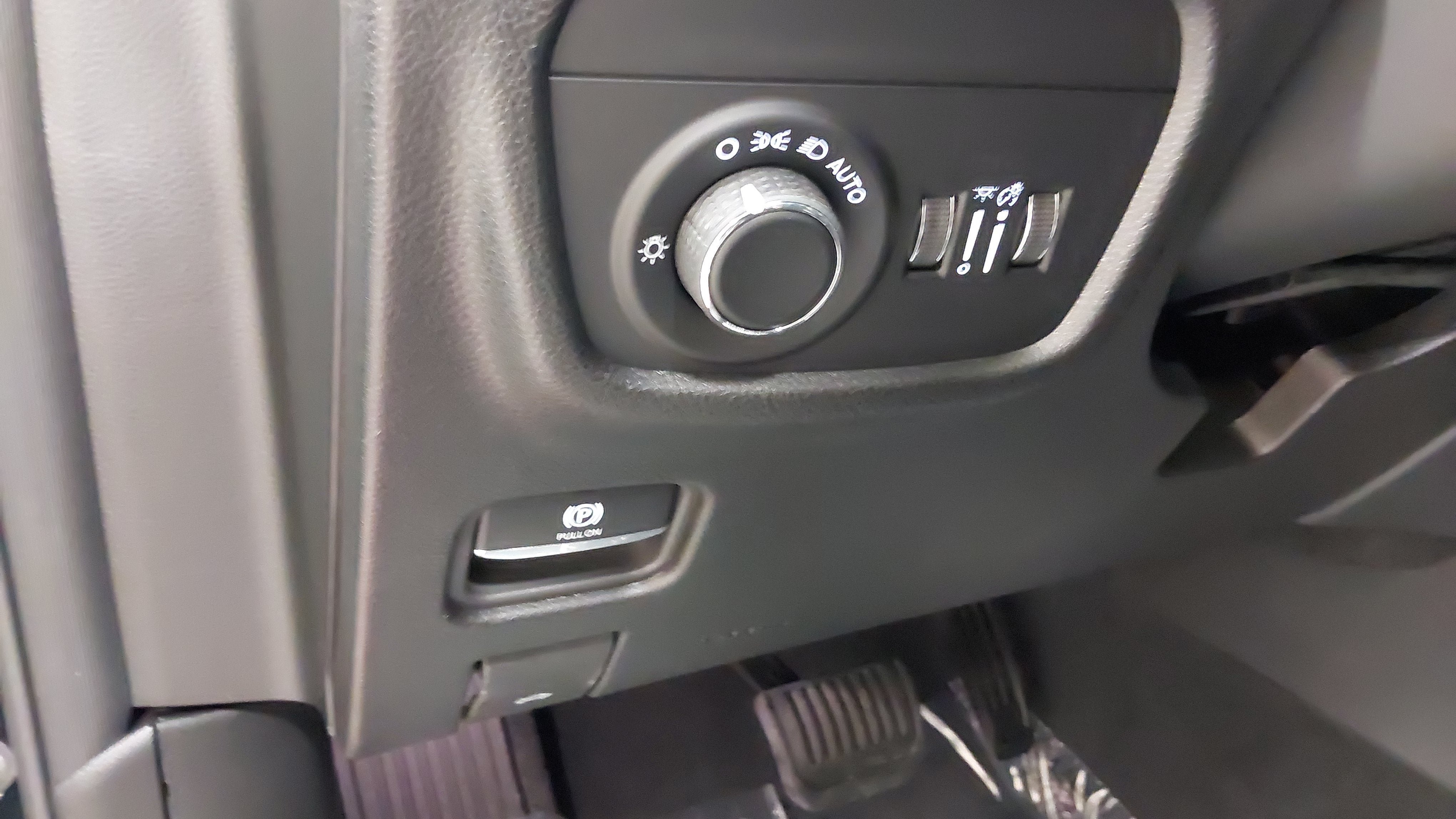 New 2027 Jeep Grand Cherokee Altitude AWD/4WD image 31