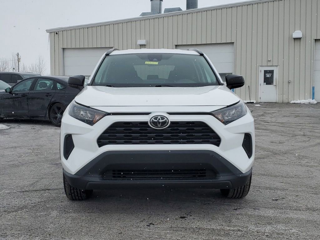 Used 2021 Toyota RAV4 LE image 2