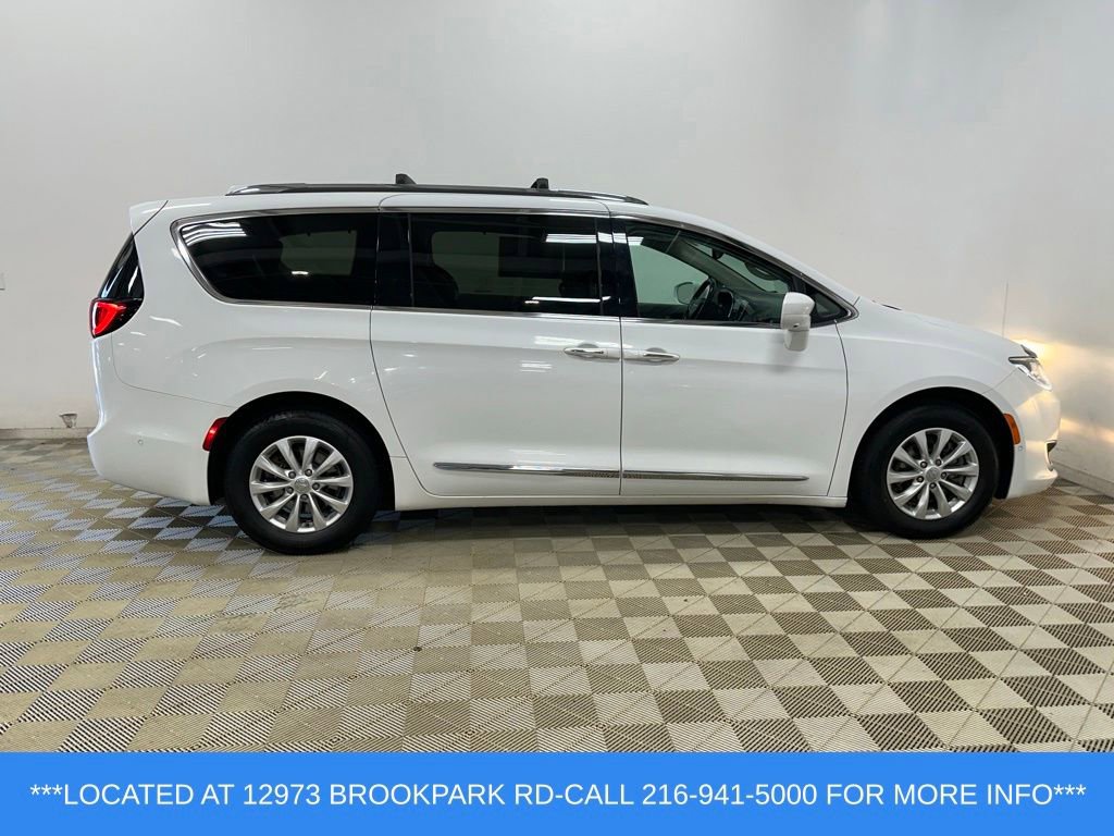 Used 2018 Chrysler Pacifica Touring-L Plus w/ Advanced Safetytec Group FWD image 4