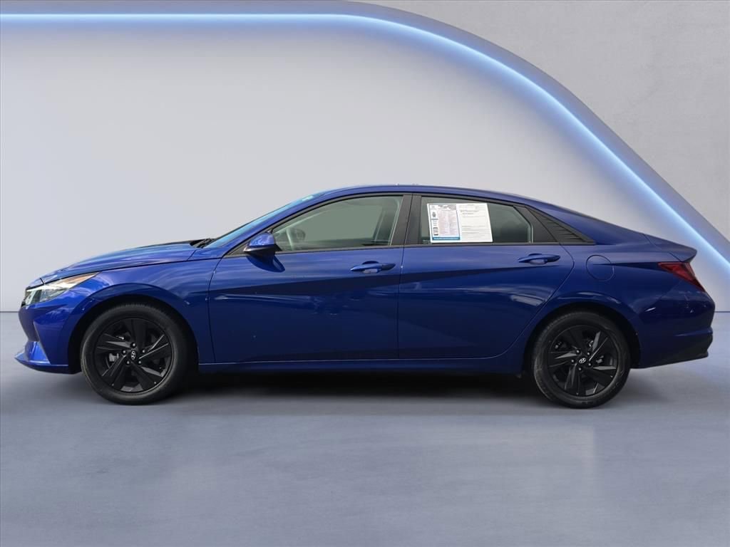 Used 2023 Hyundai Elantra SEL w/ Cargo Package image 2