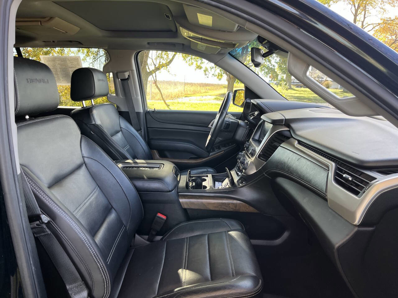 Used 2018 GMC Yukon XL Denali w/ Open Road Package image 38