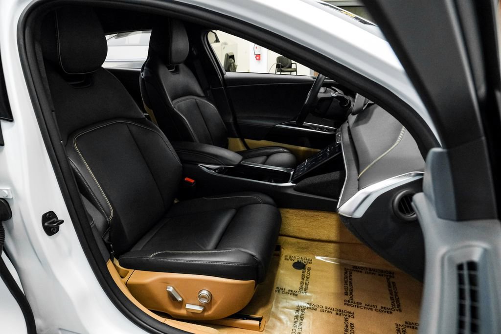 Used 2024 Lucid Air Touring image 37
