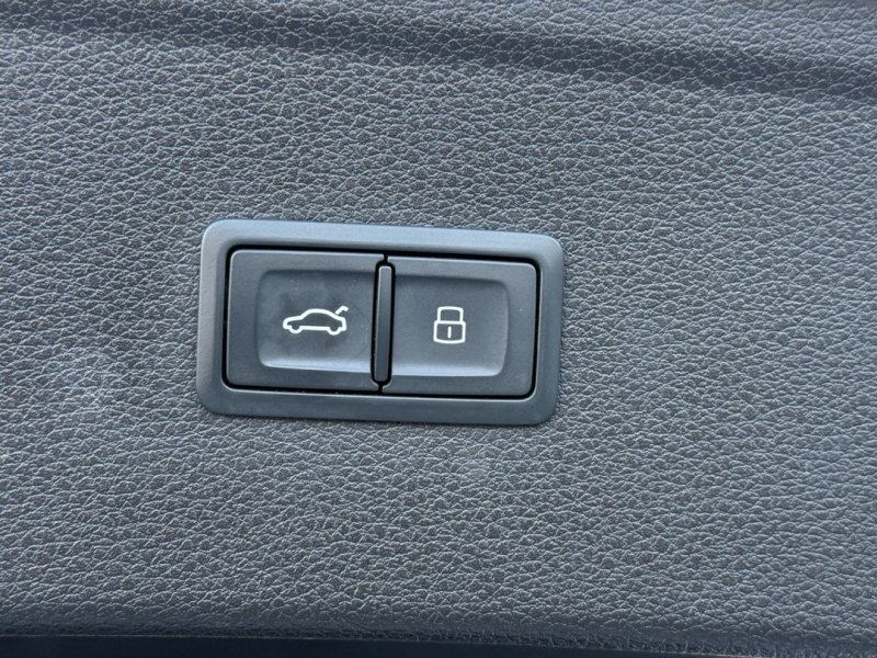 Used 2018 Audi SQ5 Premium Plus w/ S Sport Package image 38