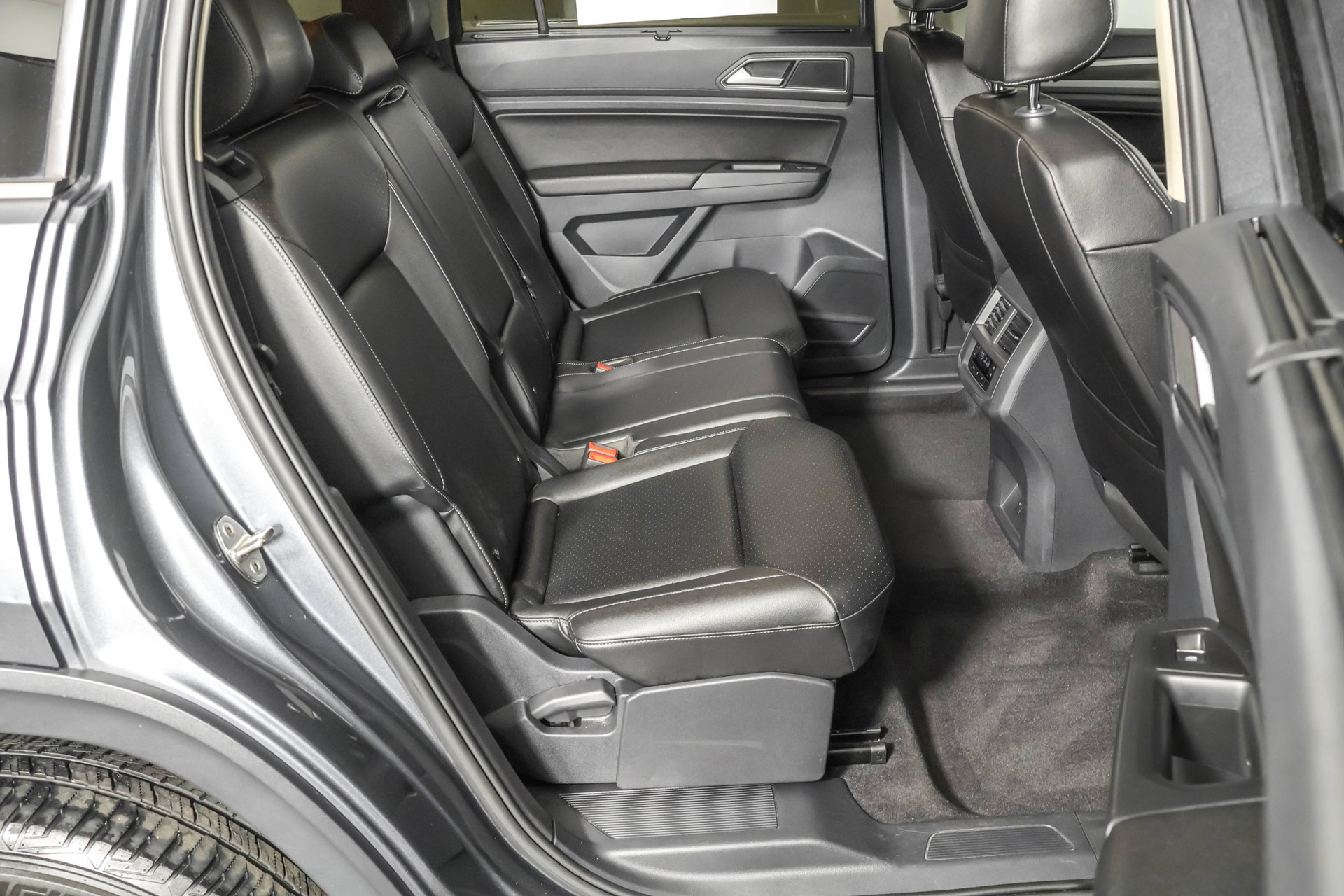 Used 2018 Volkswagen Atlas SE AWD/4WD image 42