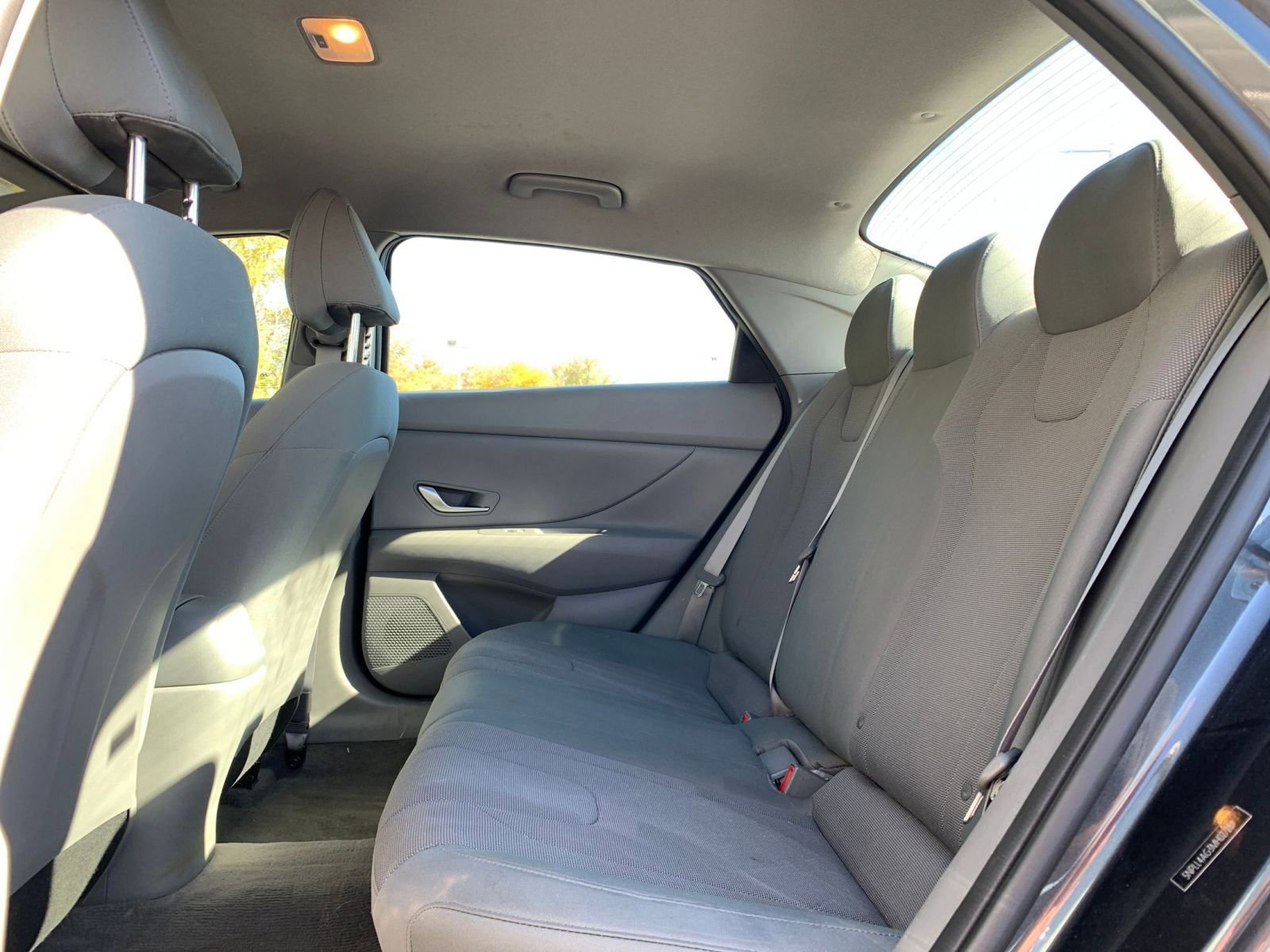 Used 2021 Hyundai Elantra SE image 23