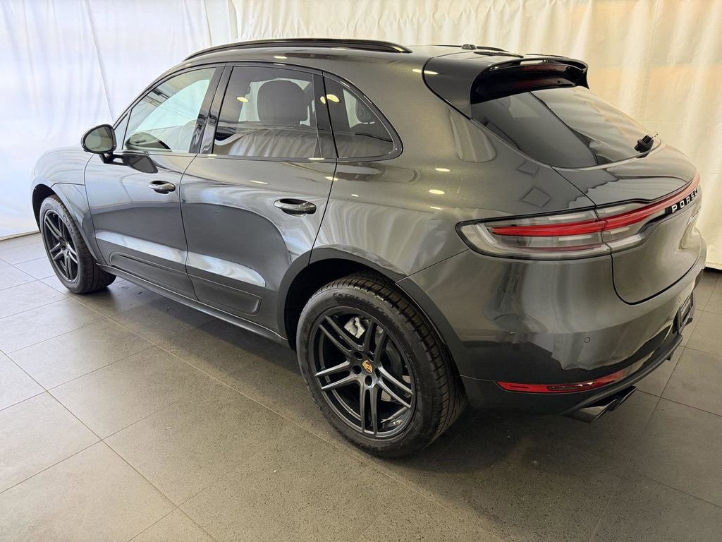 Certified 2021 Porsche Macan Turbo image 3