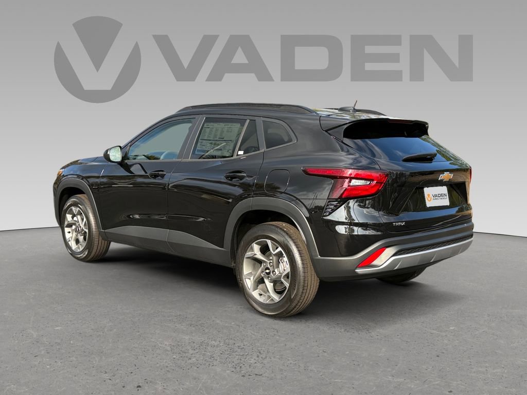 Used 2025 Chevrolet Trax LT w/ LT Convenience Package FWD image 21