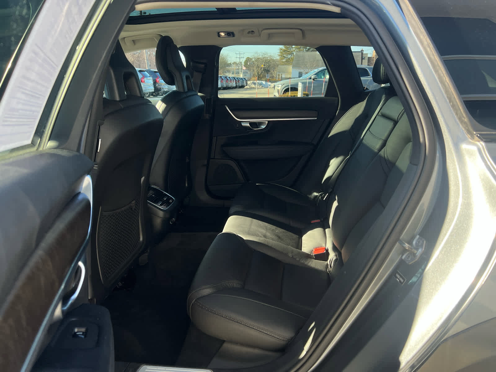 Used 2018 Volvo V90 T5 Cross Country w/ Convenience Package image 25