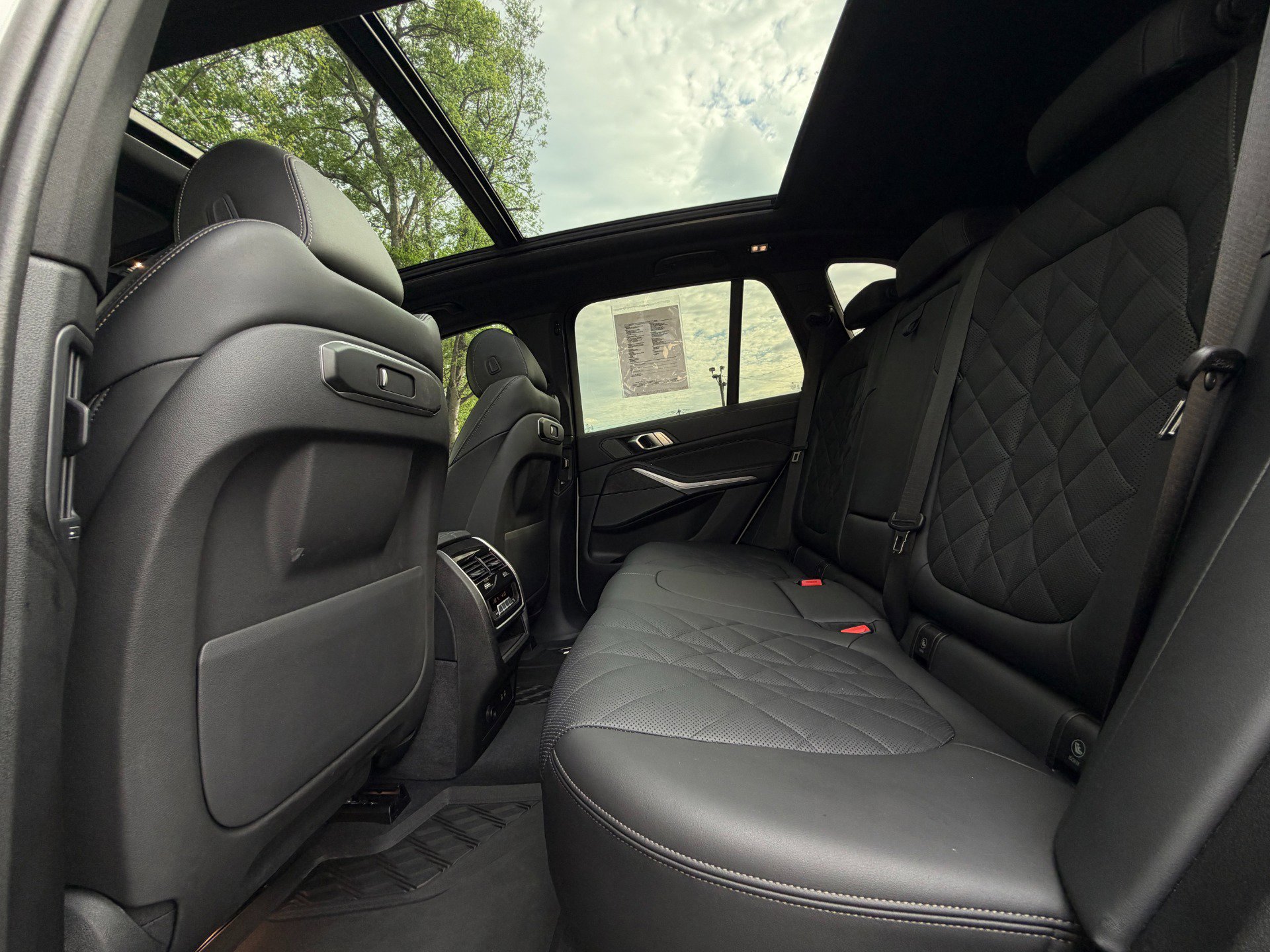 Used 2024 BMW X5 xDrive40i w/ M Sport Package image 18