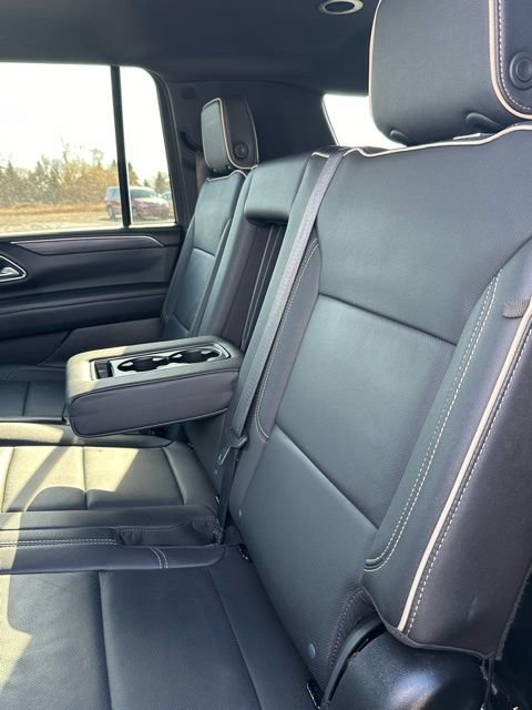Used 2024 GMC Yukon XL SLT image 38