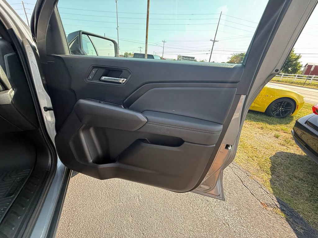 Used 2024 Chevrolet Colorado LT w/ LT Convenience Package III AWD/4WD image 11
