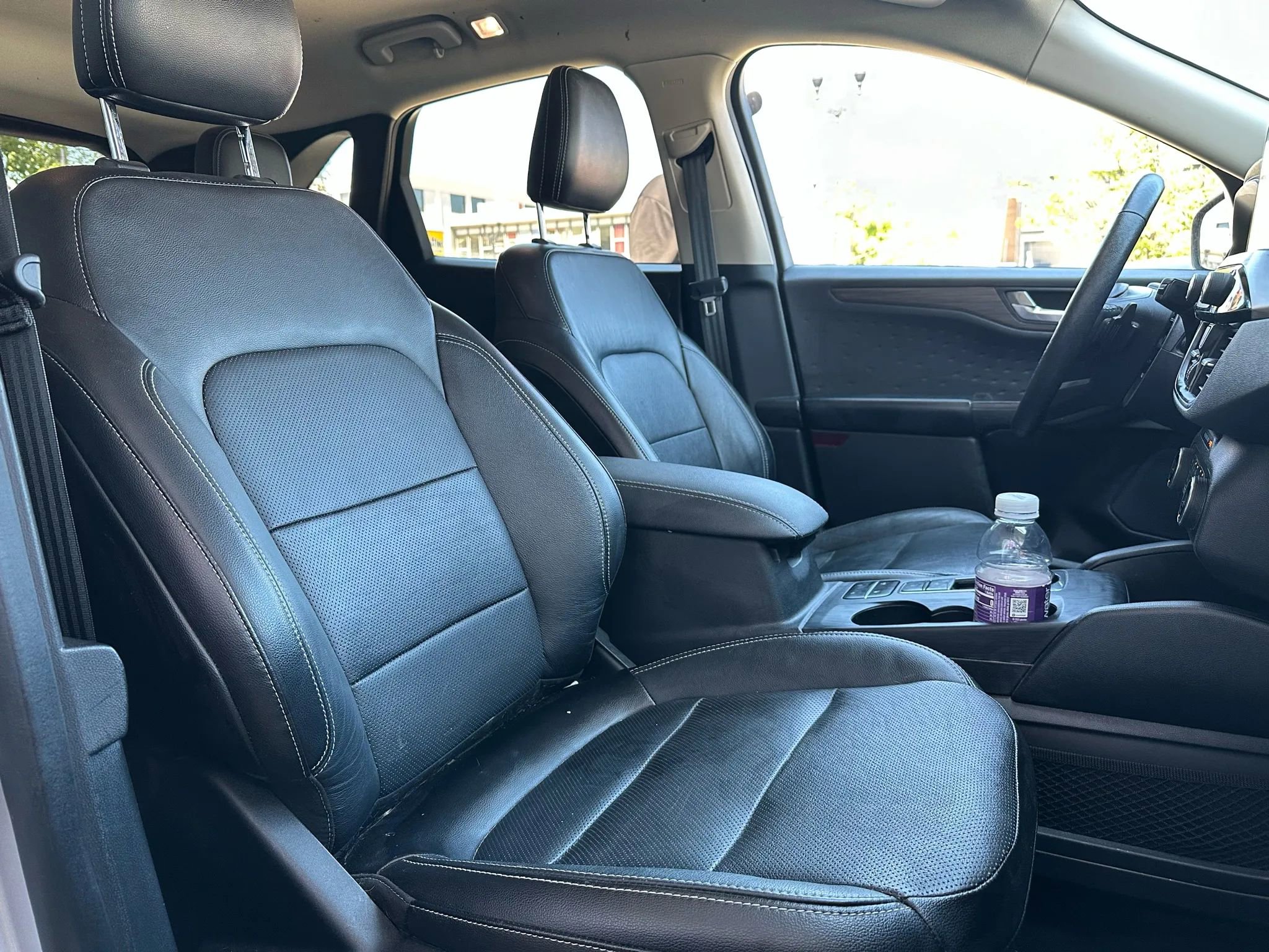 Used 2020 Ford Escape Titanium image 16