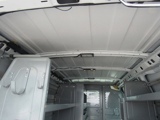 Used 2015 Chevrolet Express 2500 RWD image 25