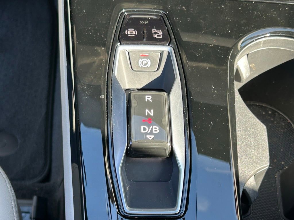 Used 2025 Audi Q6 e-tron Premium w/ Convenience Package RWD image 39
