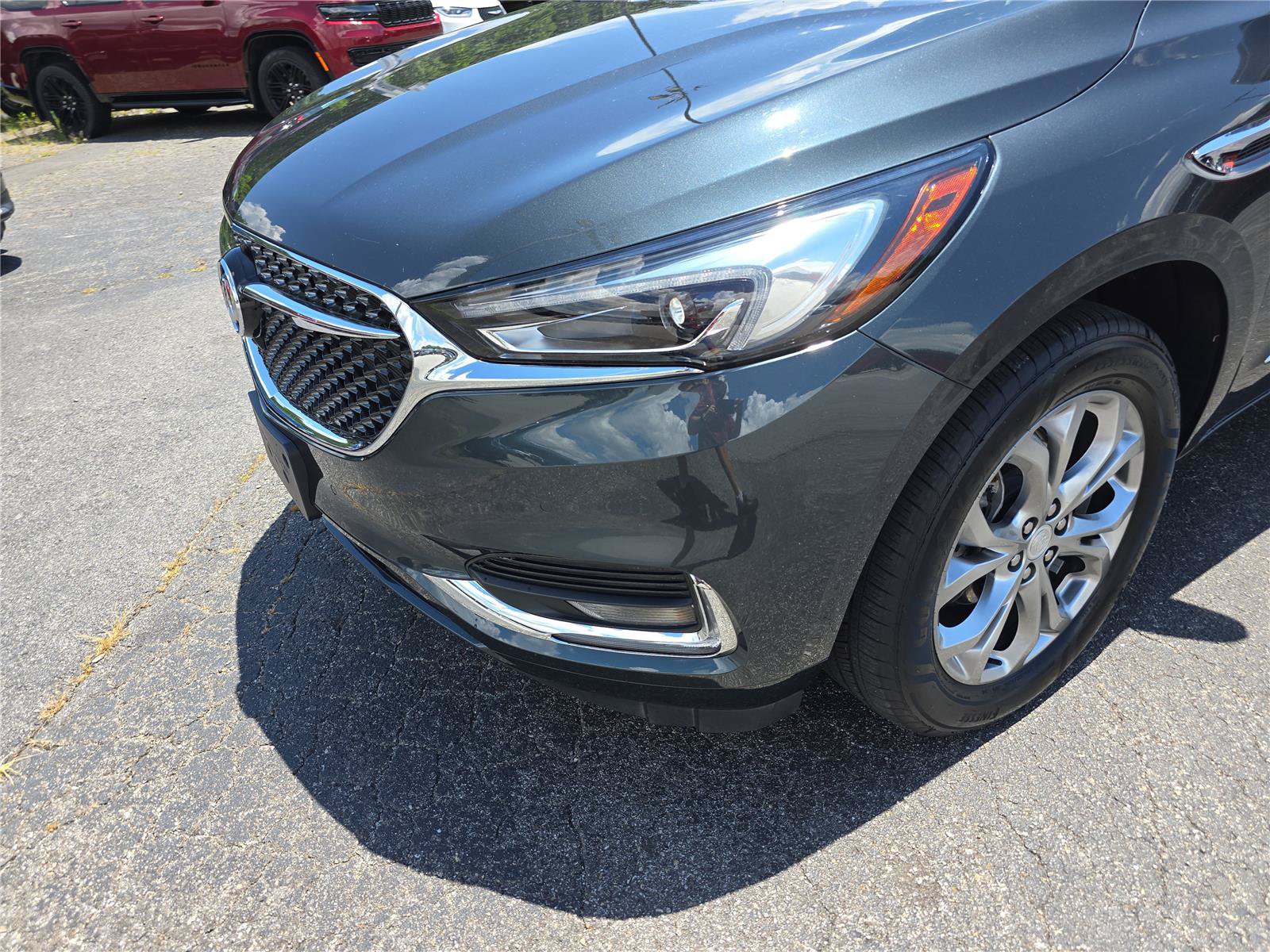 Used 2021 Buick Enclave Avenir w/ Avenir Technology Package FWD image 9