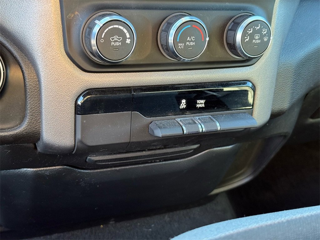 Used 2023 RAM 1500 Big Horn image 32