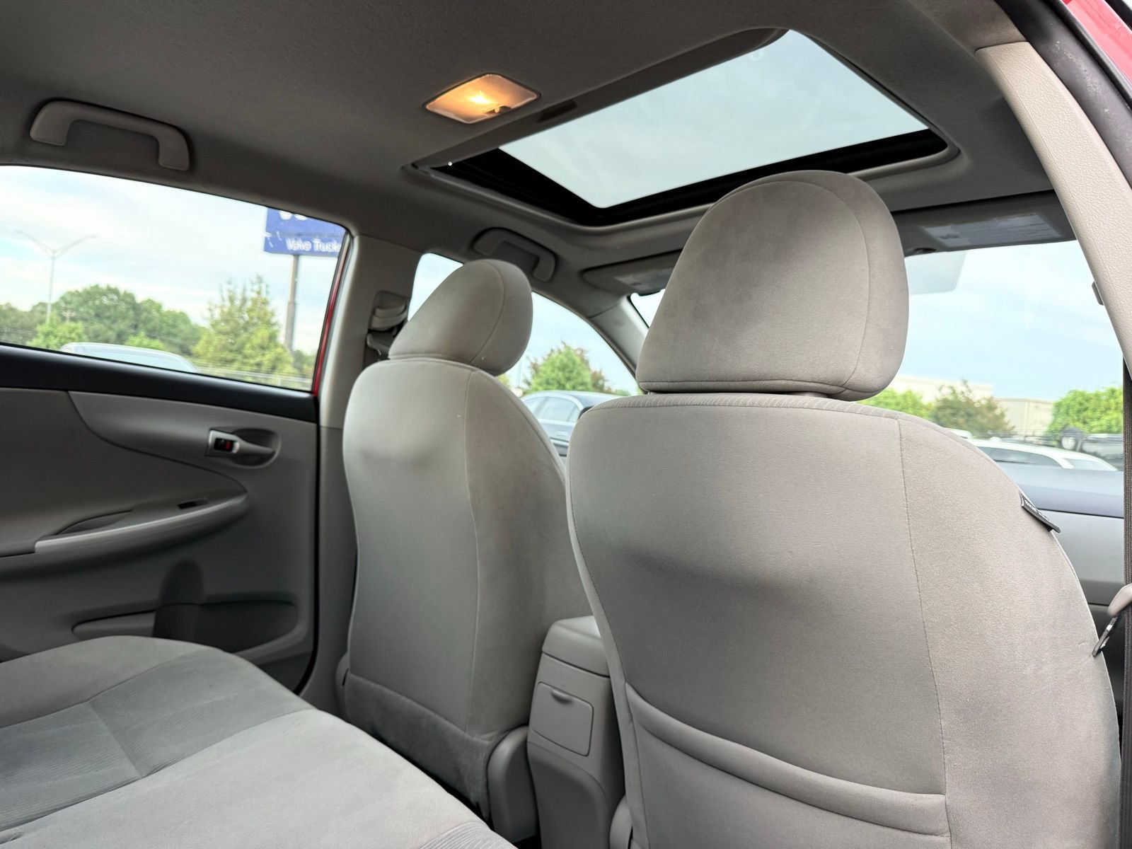Used 2012 Toyota Corolla LE w/ Premium Pkg FWD image 17