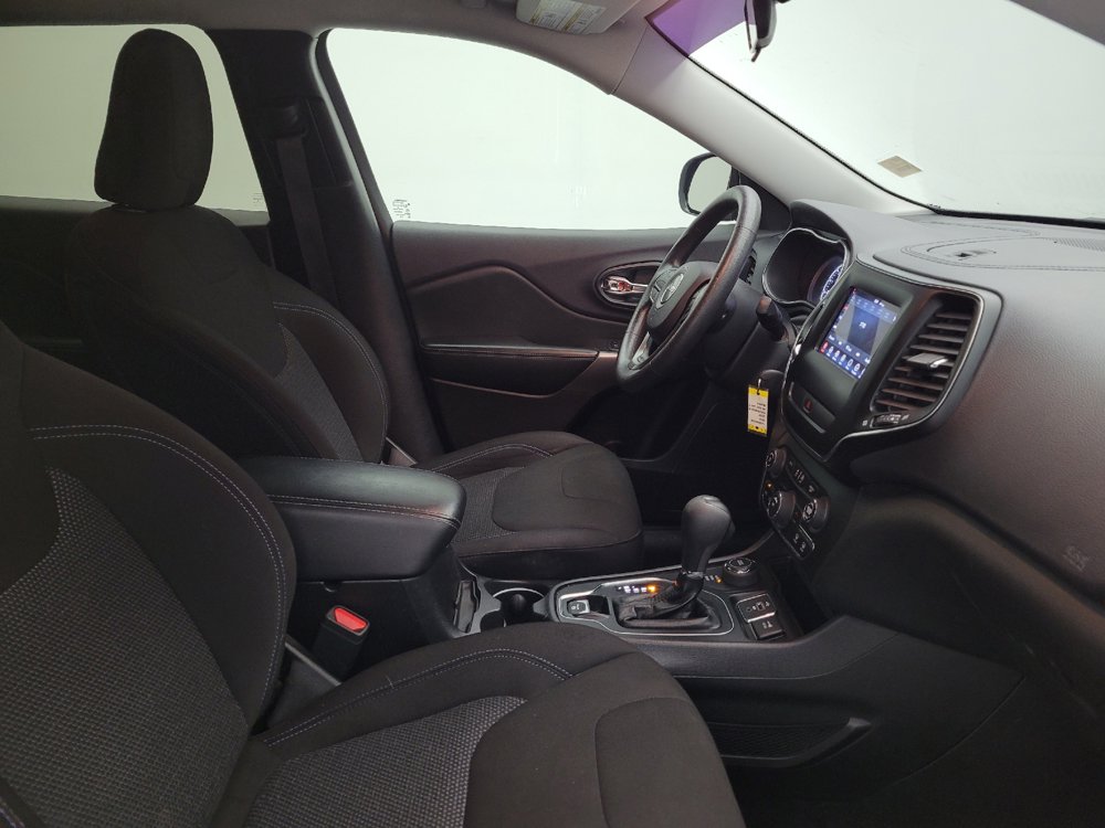 Used 2019 Jeep Cherokee Latitude w/ Popular Appearance Group AWD/4WD image 21