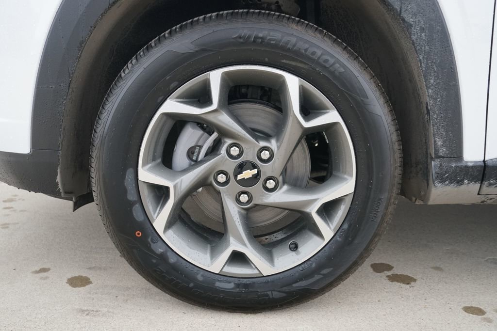 New 2026 Chevrolet Trax LT w/ Sunroof Package image 13