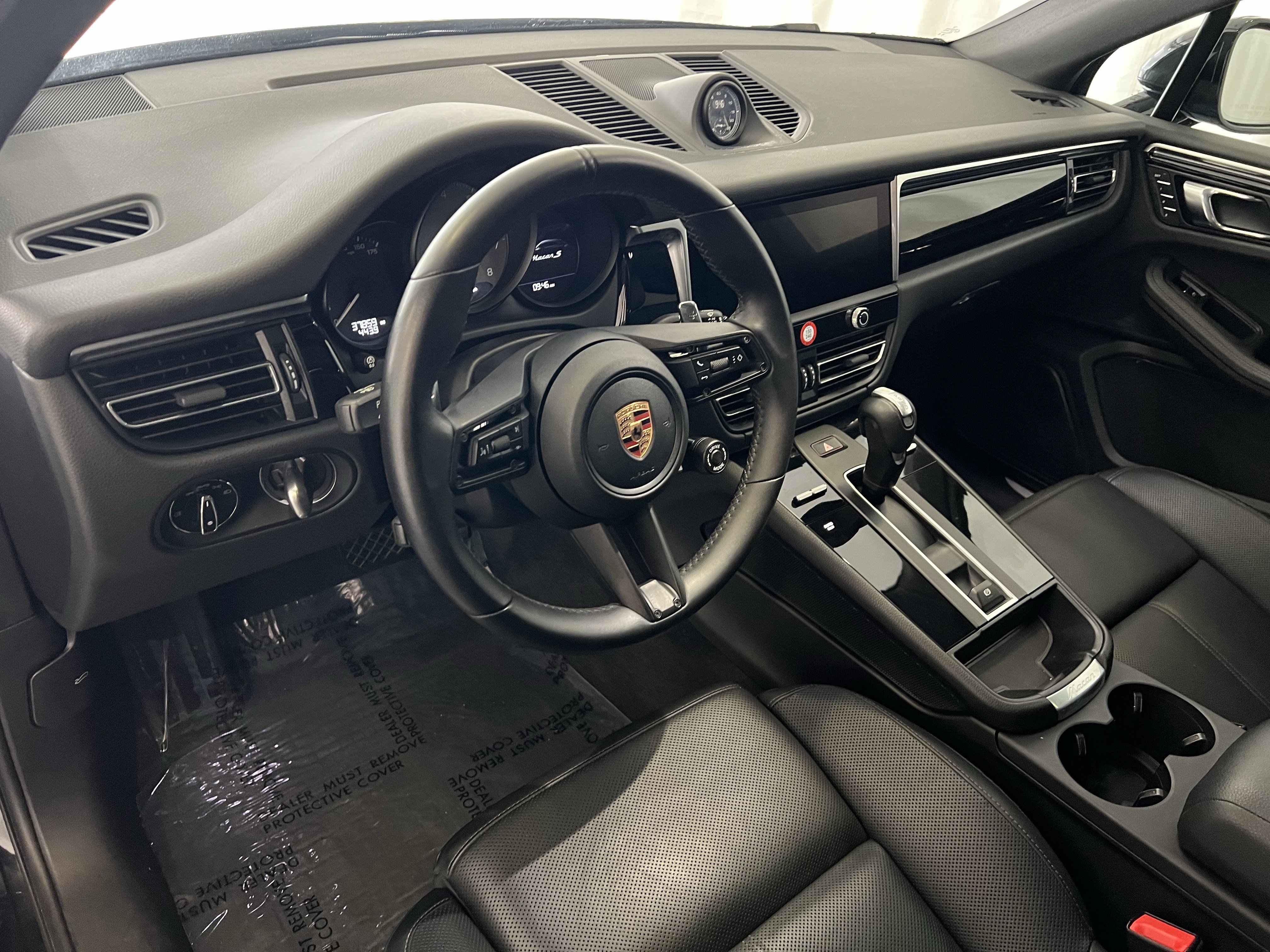 Certified 2023 Porsche Macan S image 4