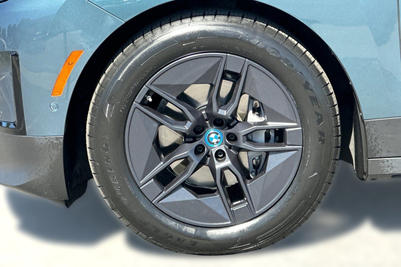 Certified 2023 BMW iX xDrive50 w/ Premium Package AWD/4WD image 12