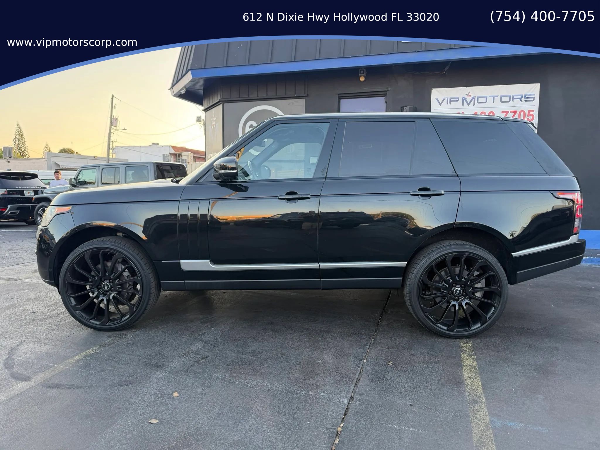 Used 2016 Land Rover Range Rover HSE image 2
