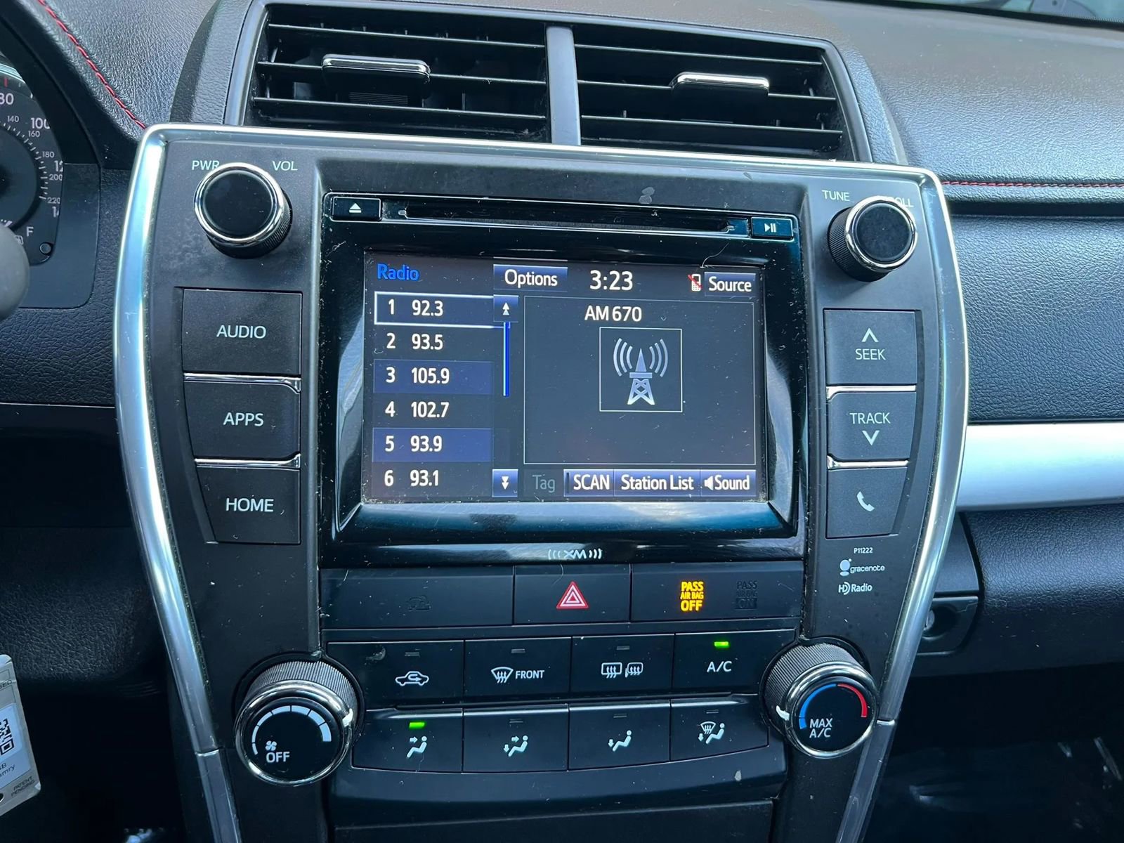 Used 2017 Toyota Camry SE FWD image 15