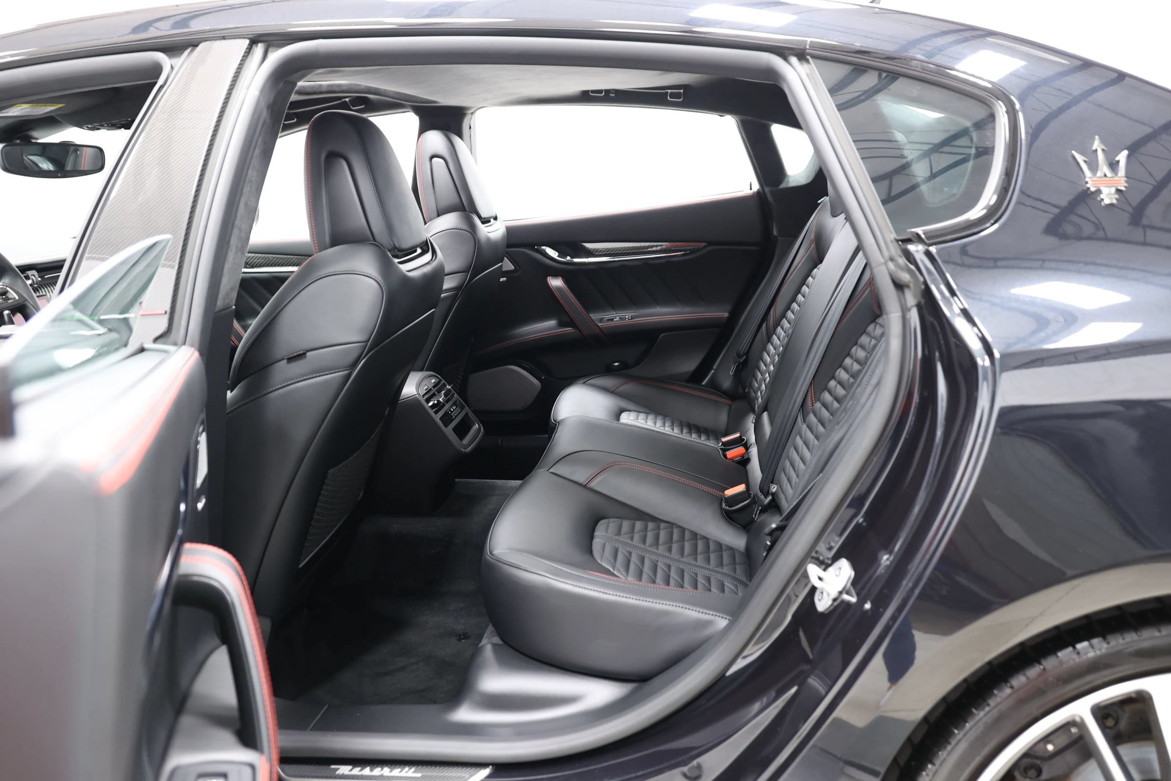 Used 2022 Maserati Quattroporte Trofeo RWD image 50